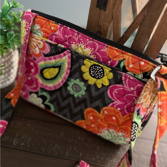 Vera Bradley crossbody - Picture 3 of 4